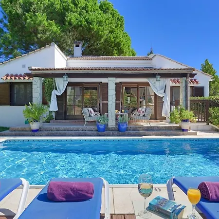 Casa Cumbre - 3 Bedroom Villa Marbella