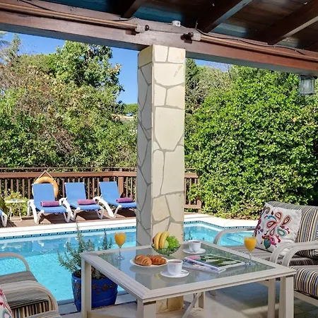 Casa Cumbre - 3 Bedroom Villa