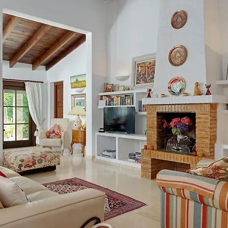Casa Cumbre - 3 Bedroom Marbella